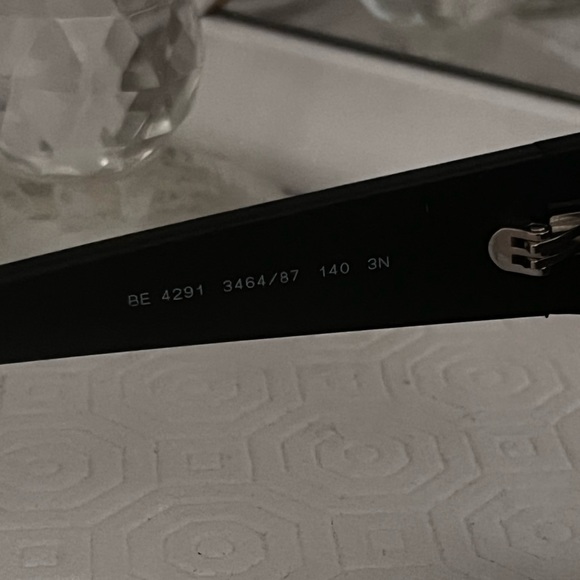 Burberry BE4291 Sunglasses - Picture 4 of 5